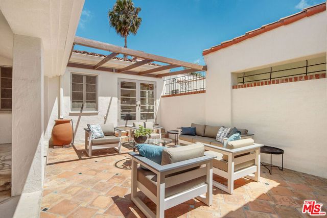1124 Alvira Street, Los Angeles, CA 90035
