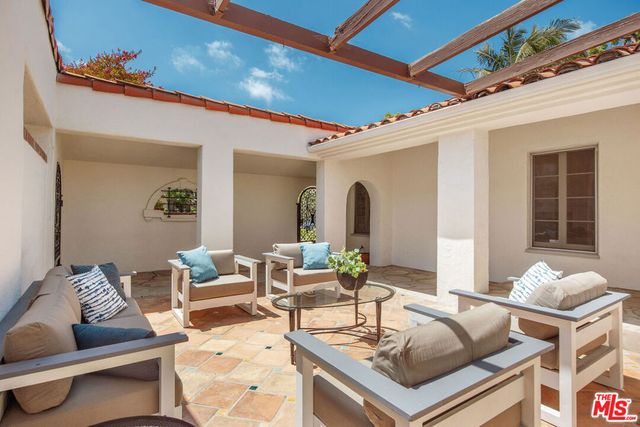 1124 Alvira Street, Los Angeles, CA 90035