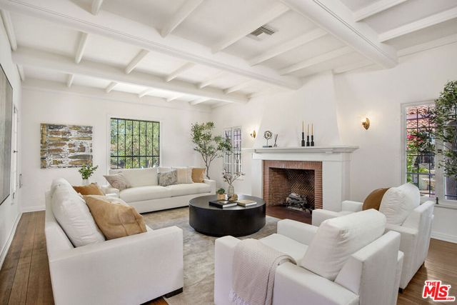 1124 Alvira Street, Los Angeles, CA 90035