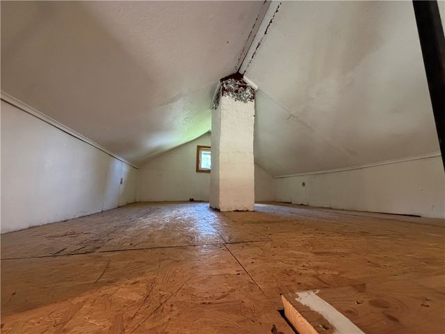 112 Schoolhouse Rd, Jefferson Twp, PA 15442
