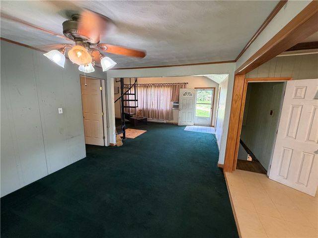 112 Schoolhouse Rd, Jefferson Twp, PA 15442