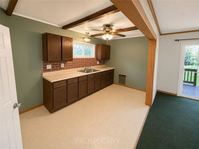 112 Schoolhouse Rd, Jefferson Twp, PA 15442