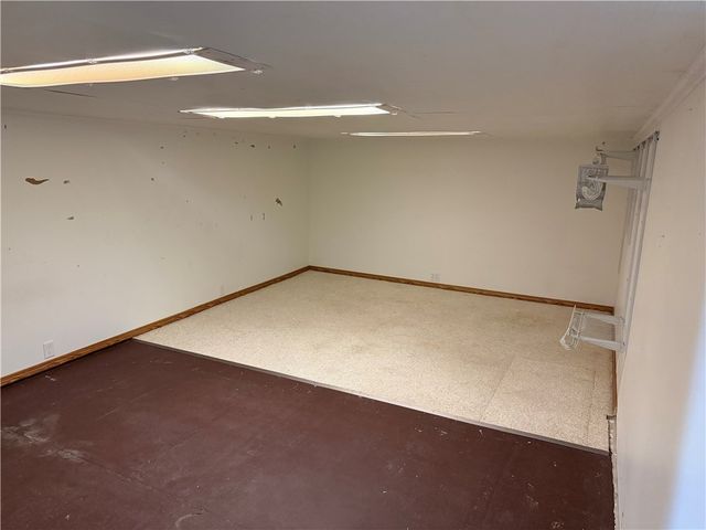 112 Schoolhouse Rd, Jefferson Twp, PA 15442