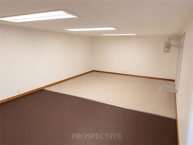 112 Schoolhouse Rd, Jefferson Twp, PA 15442