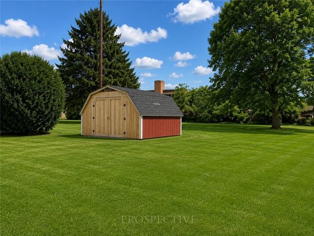 112 Schoolhouse Rd, Jefferson Twp, PA 15442