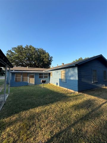 5128 Ira Street, Haltom City, TX 76117
