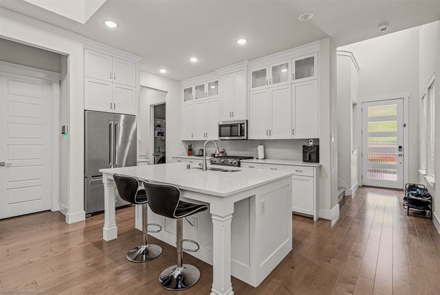 8327 Nunley Lane, Dallas, TX 75231