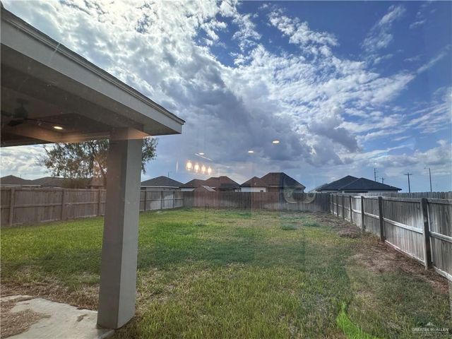 10925 N Sugar Bear Drive, Edinburg, TX 78541