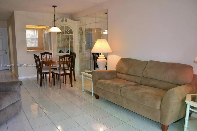 9855 Sandalfoot Blvd 308, Boca Raton, FL 33428
