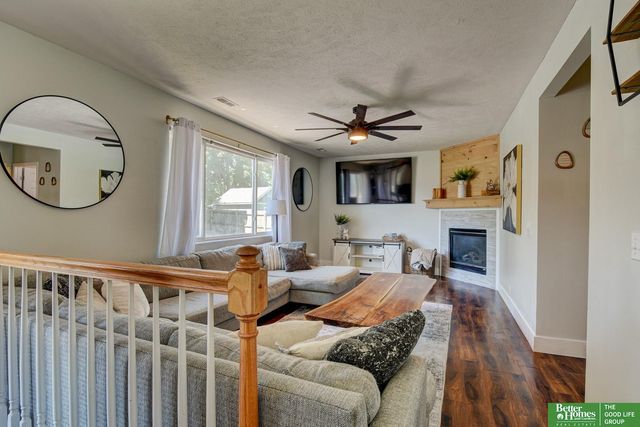 827 Fenwick Street, Papillion, NE 68046