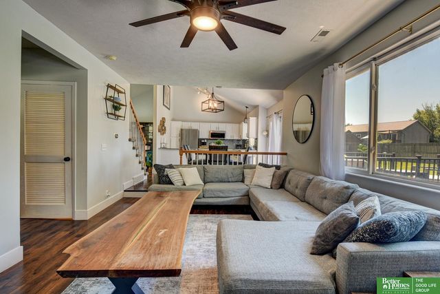 827 Fenwick Street, Papillion, NE 68046
