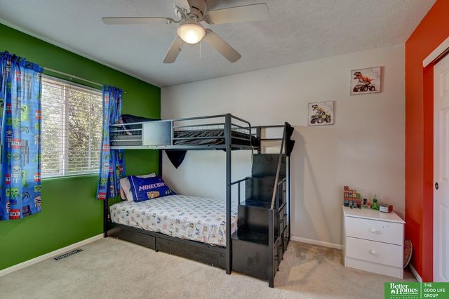 827 Fenwick Street, Papillion, NE 68046