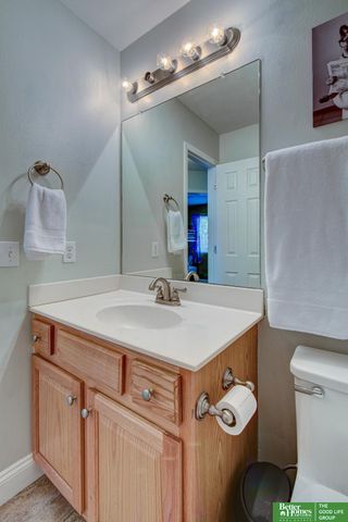 827 Fenwick Street, Papillion, NE 68046