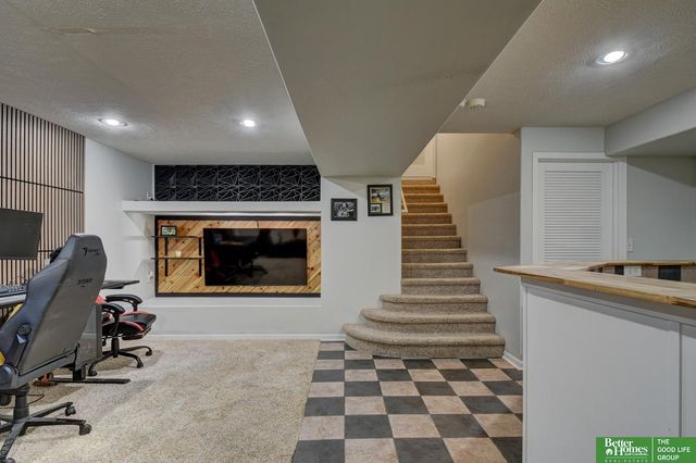 827 Fenwick Street, Papillion, NE 68046