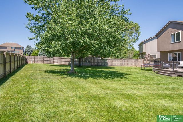 827 Fenwick Street, Papillion, NE 68046