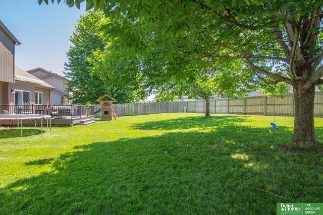 827 Fenwick Street, Papillion, NE 68046