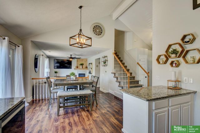 827 Fenwick Street, Papillion, NE 68046