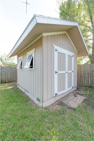 2109 Craftwood Place, Bryan, TX 77801