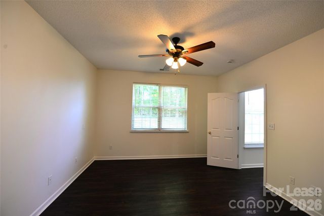 6043 Shining Oak Lane, Charlotte, NC 28269