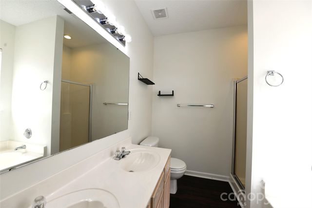 6043 Shining Oak Lane, Charlotte, NC 28269