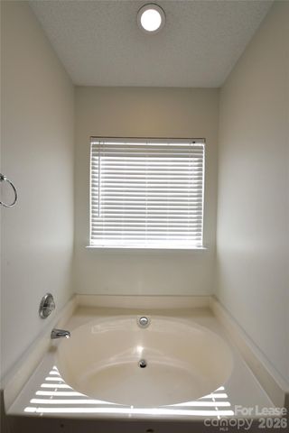 6043 Shining Oak Lane, Charlotte, NC 28269