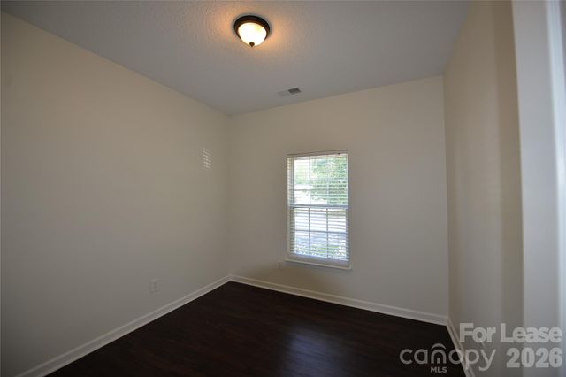 6043 Shining Oak Lane, Charlotte, NC 28269