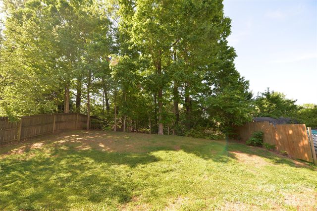 6043 Shining Oak Lane, Charlotte, NC 28269