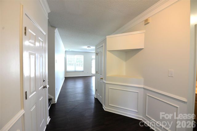 6043 Shining Oak Lane, Charlotte, NC 28269