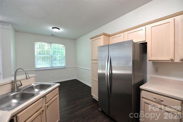 6043 Shining Oak Lane, Charlotte, NC 28269