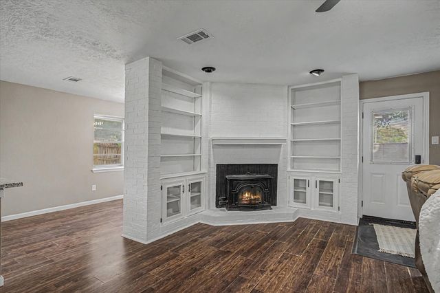 2901 Castle Court, Pearland, TX 77581