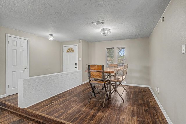 2901 Castle Court, Pearland, TX 77581
