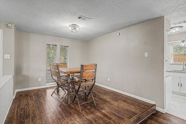 2901 Castle Court, Pearland, TX 77581