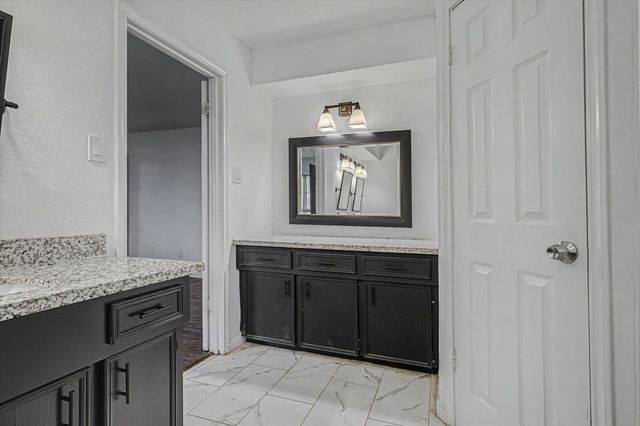 2901 Castle Court, Pearland, TX 77581