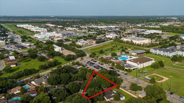 2901 Castle Court, Pearland, TX 77581