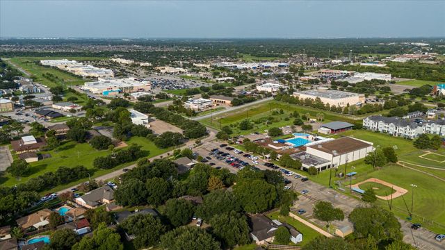 2901 Castle Court, Pearland, TX 77581
