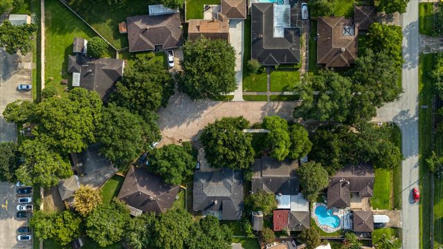 2901 Castle Court, Pearland, TX 77581