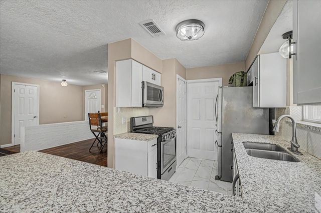 2901 Castle Court, Pearland, TX 77581