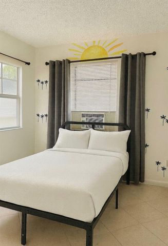 272 NE 44th Street, Deerfield Beach, FL 33064