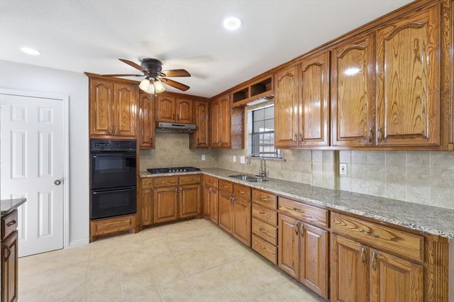 6517 Bob Hanger Street, Fort Worth, TX 76179