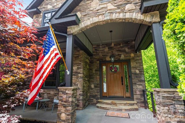 109 Wood Owl Court, Hendersonville, NC 28791