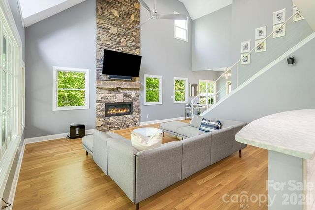 109 Wood Owl Court, Hendersonville, NC 28791