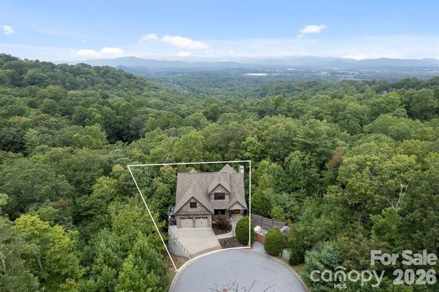 109 Wood Owl Court, Hendersonville, NC 28791