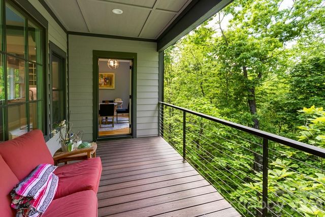 109 Wood Owl Court, Hendersonville, NC 28791