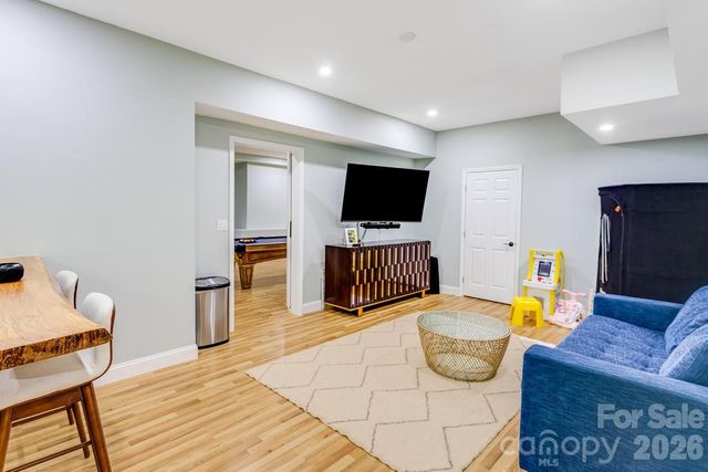109 Wood Owl Court, Hendersonville, NC 28791