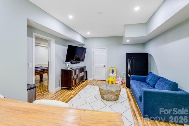 109 Wood Owl Court, Hendersonville, NC 28791
