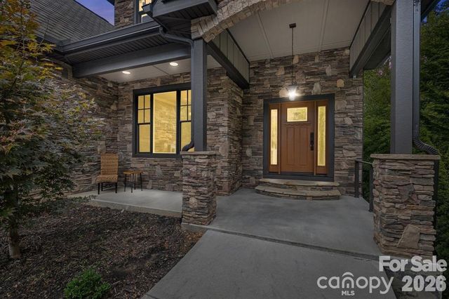 109 Wood Owl Court, Hendersonville, NC 28791