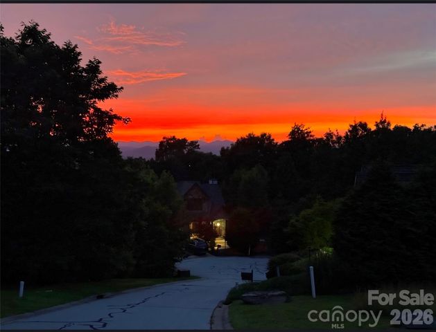 109 Wood Owl Court, Hendersonville, NC 28791