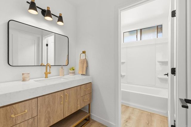 2135 E Valley Parkway 49, Escondido, CA 92027