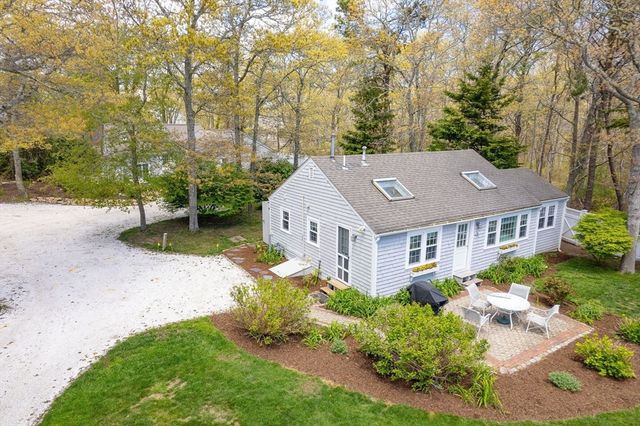 10 Wharf Ave, Mashpee, MA 02649