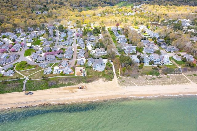 10 Wharf Ave, Mashpee, MA 02649